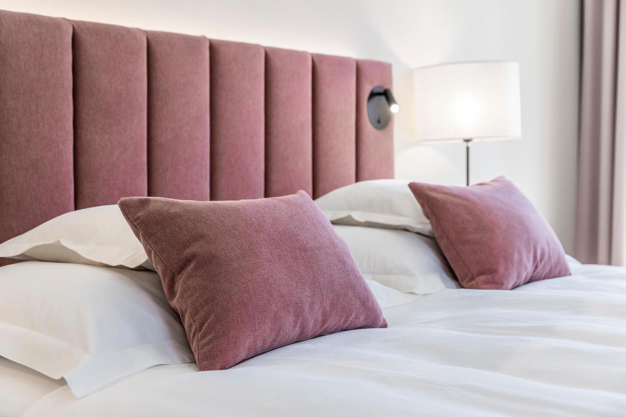 Hotel Pienzenau Am Schlosspark Meran Zimmer foto