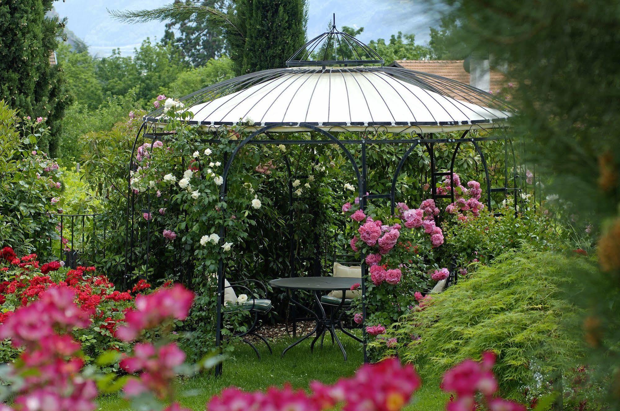Hotel Pienzenau Am Schlosspark Meran Exterior foto